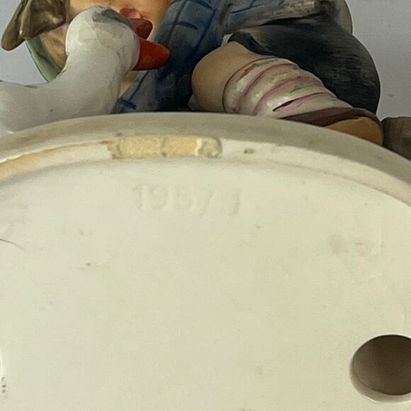 Goebel Hummel Barnyard Hero Figurine Little Boy Geese POOR #195 True Vtg Germany - Picture 8 of 14